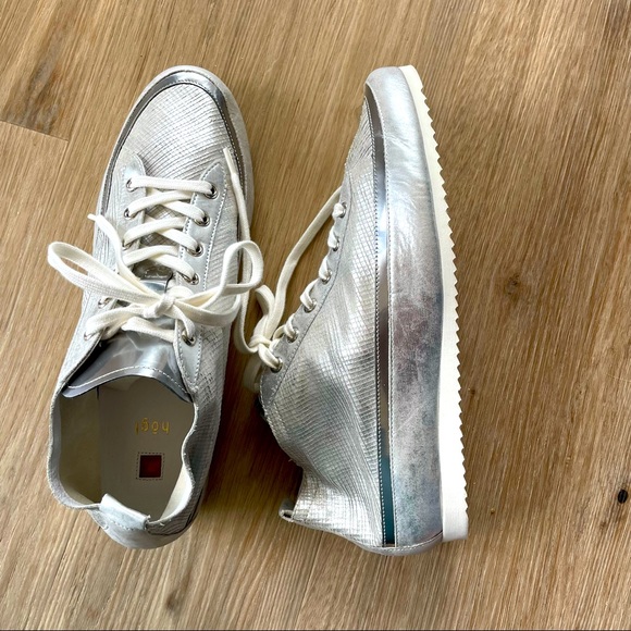 Högl silver sneakers BNWT - size 7UK (size 9). - Picture 4 of 5